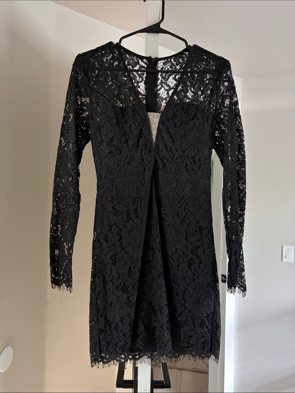 DO+BE Black Lace Long Sleeve V-Neck Dress